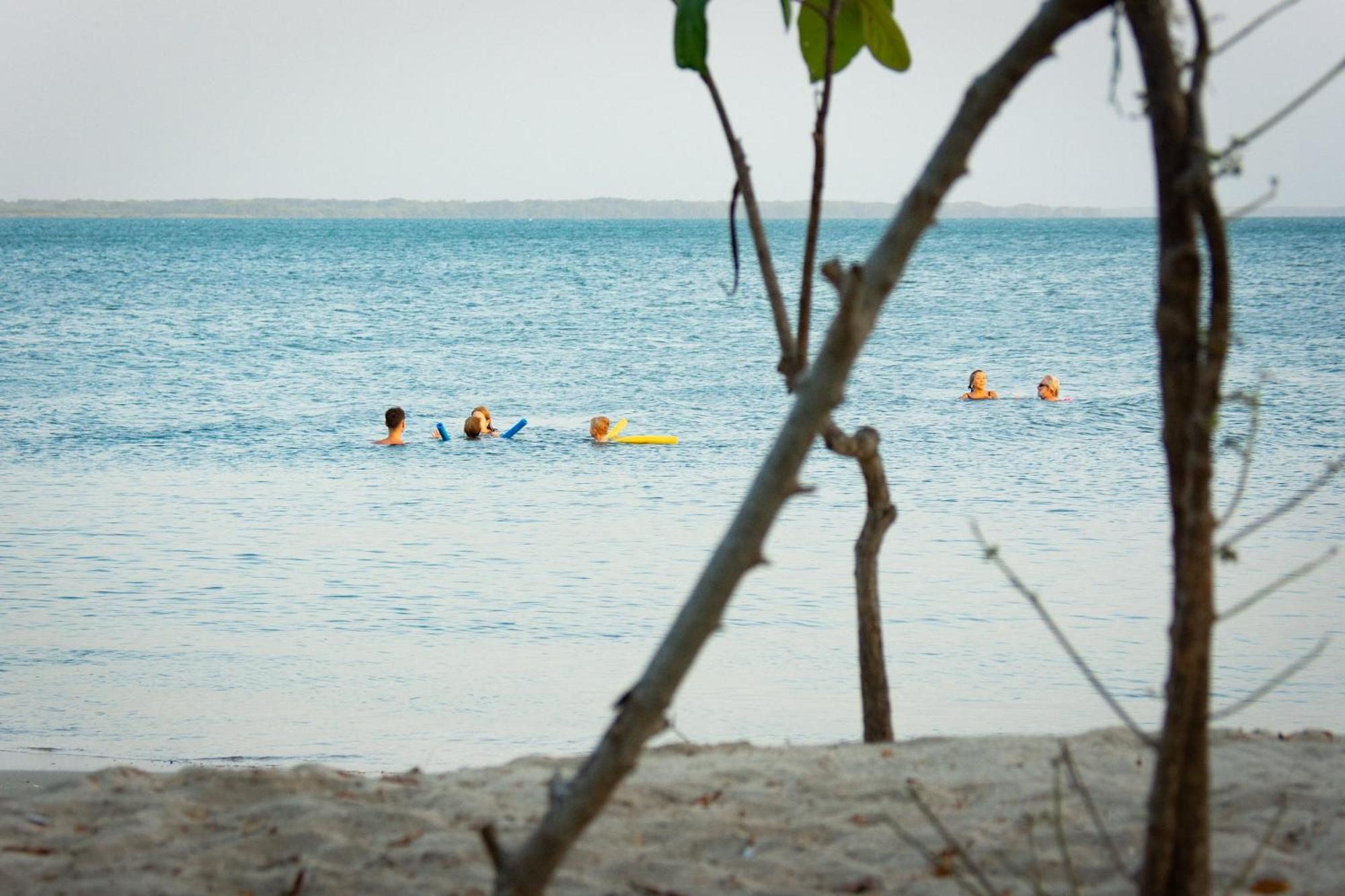 Hotel Playa Manglares Isla Baru Santa Ana  エクステリア 写真