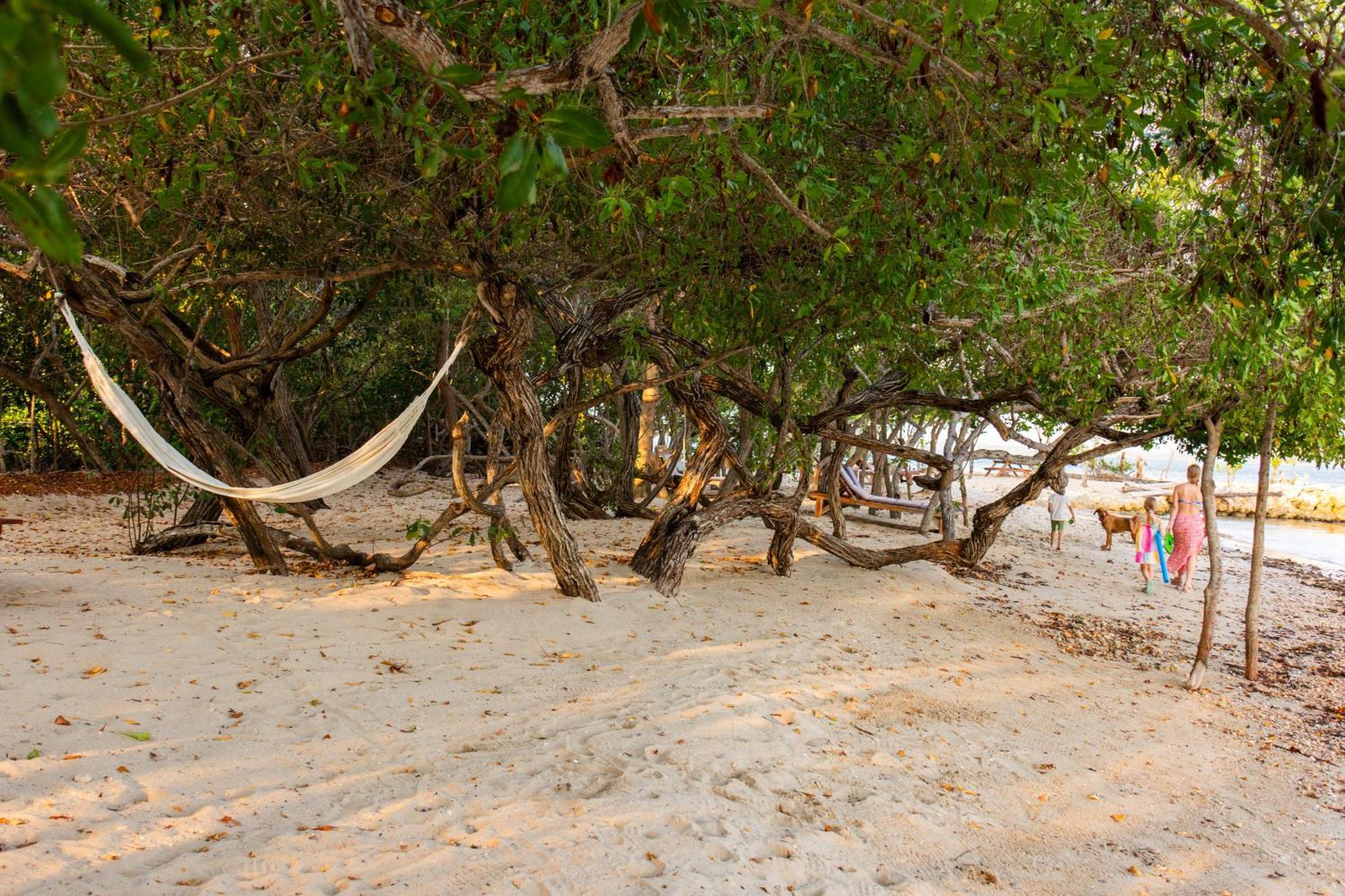 Hotel Playa Manglares Isla Baru Santa Ana  エクステリア 写真